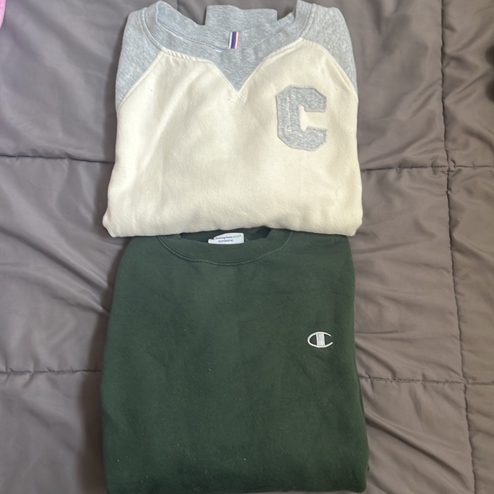 SET OF 2 MEDIUM CHAMPION CREWNECKS